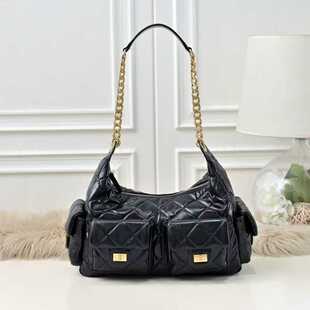 �¿�r�ж�ڴ�Ů�����μ�C܇��朗lС���L�]�����̖hobo��Ƥ��