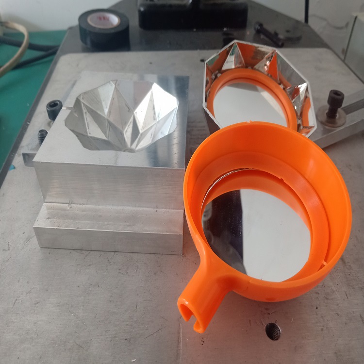 超声波塑料焊接设备  车灯外壳、滤清器外壳超声波焊接