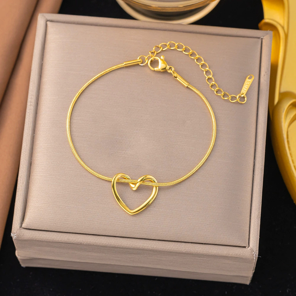 Bracelets Classification 304 Stainless Steel Chain Material PVD Coated Real Gold Plated Heart Shape Titanium Steel Simple Style Waterproof Non Tarnish Titanium Steel Bracelets