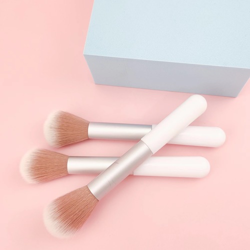 Single small white blush brush portable short makeup tool soft fiber hair powder brush