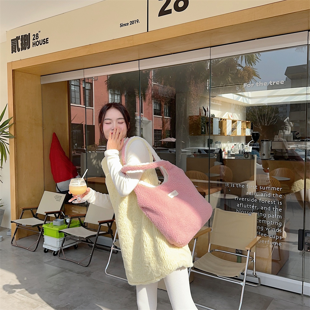 310233 Autumn/Winter Korean version dual-sided plush simple single-shoulder student large-capacity commuting vest bag undefined