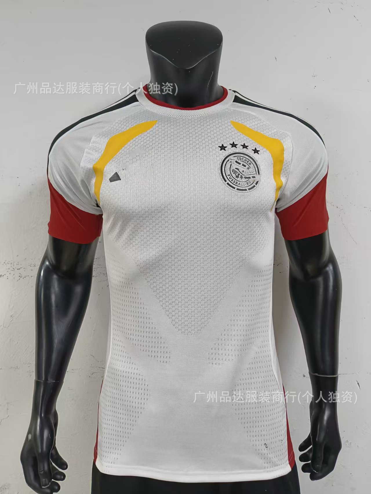 Camiseta de Uniforme de Fútbol Temporada 2526, Versión Jugador del Real Madrid, Edición Especial Selección Nacional, Versión Aficionado, La Liga