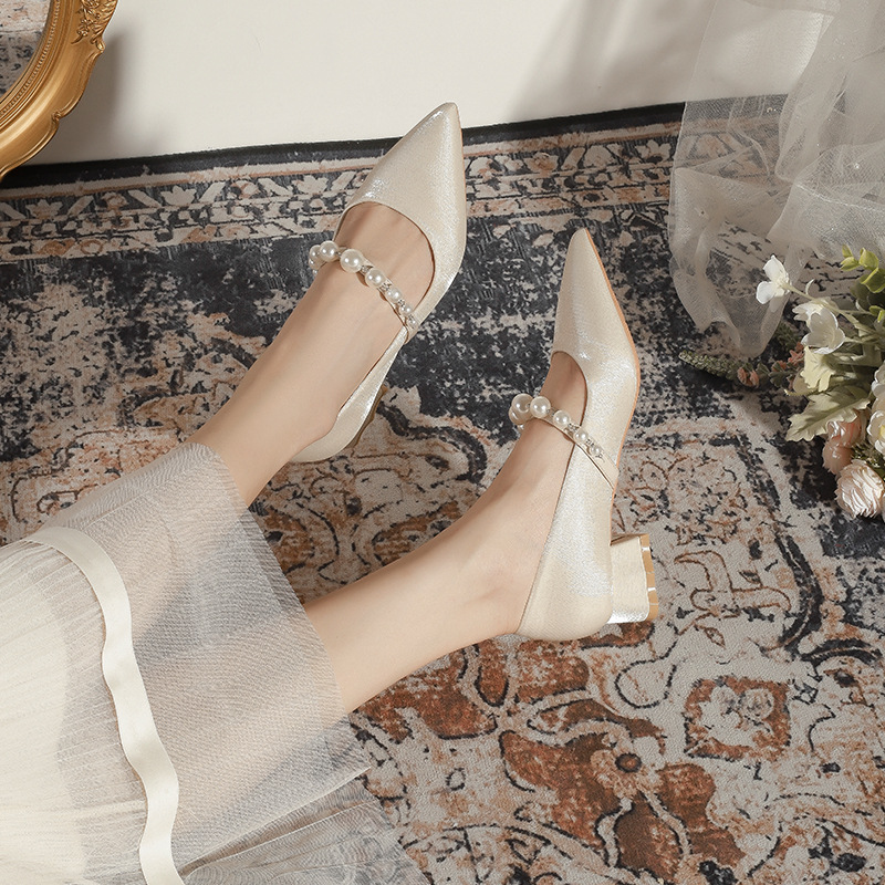 Scarpe Mary Jane con perle francesi Primavera Nicchia a punta Scarpe singole in pelle di pecora Colore della pelle da donna Tacchi spessi Fondo piatto Scarpe da damigella d'onore_voghion.com