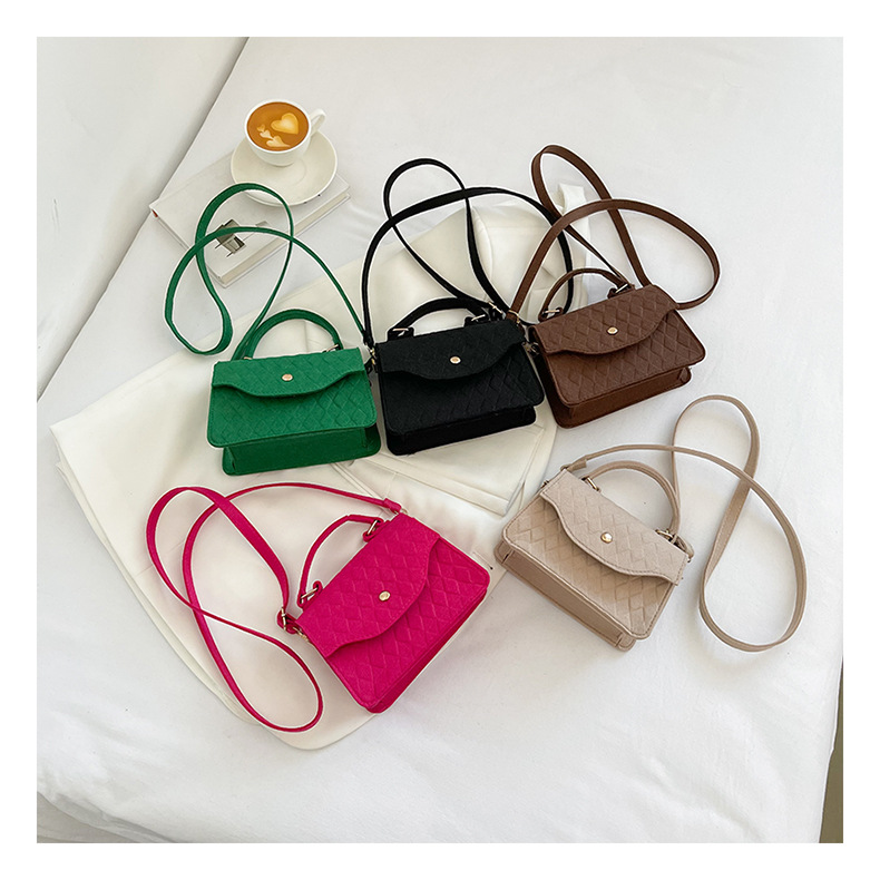Women's Medium Felt Solid Color Streetwear Square Magnetic Buckle Crossbody Bag display picture 16