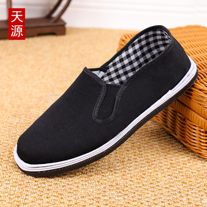 Zapatos de tela de Beijing antiguos genuinos para hombres casuales zapatos de tela negra antideslizantes y resistentes al desgaste cómodos zapatos de cocina de trabajo