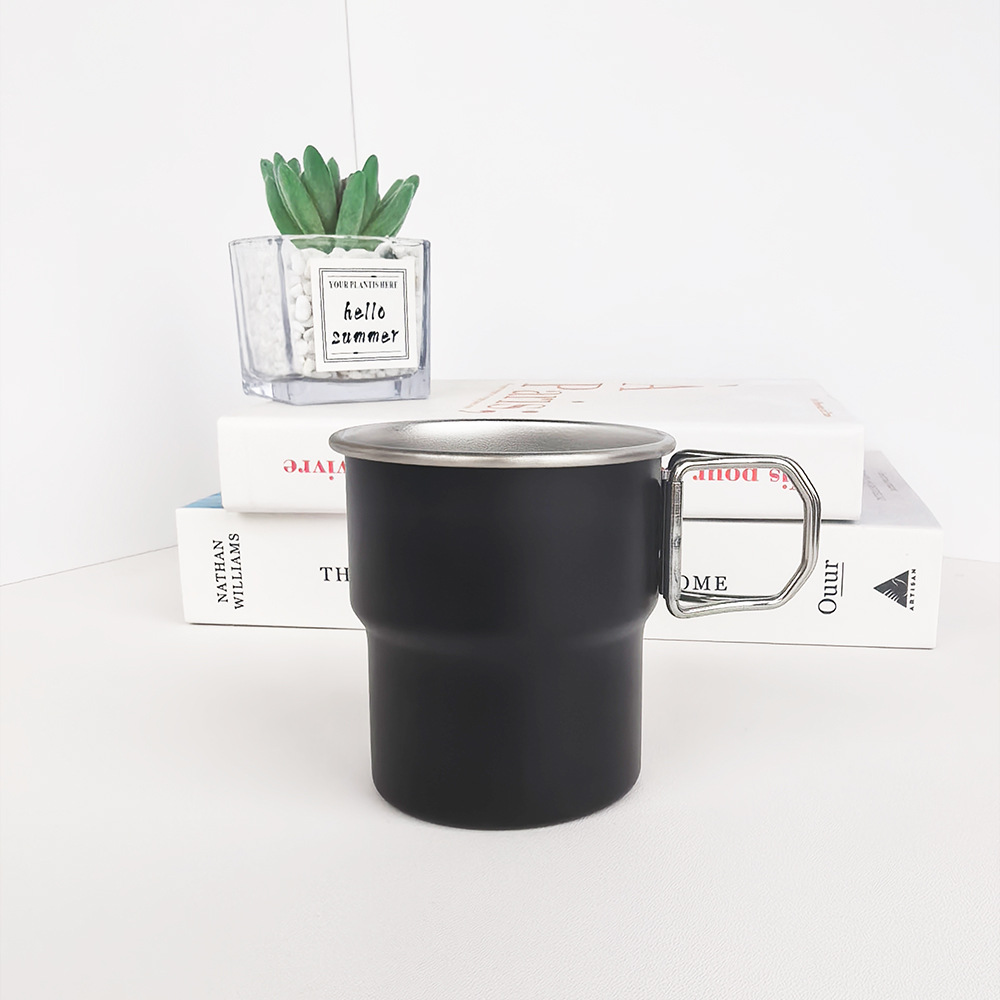 Taza de acero inoxidable para acampar al aire libre con grabado, taza de café 304, taza de agua estilo escalonado, taza portátil de una sola capa, portátil y práctica.