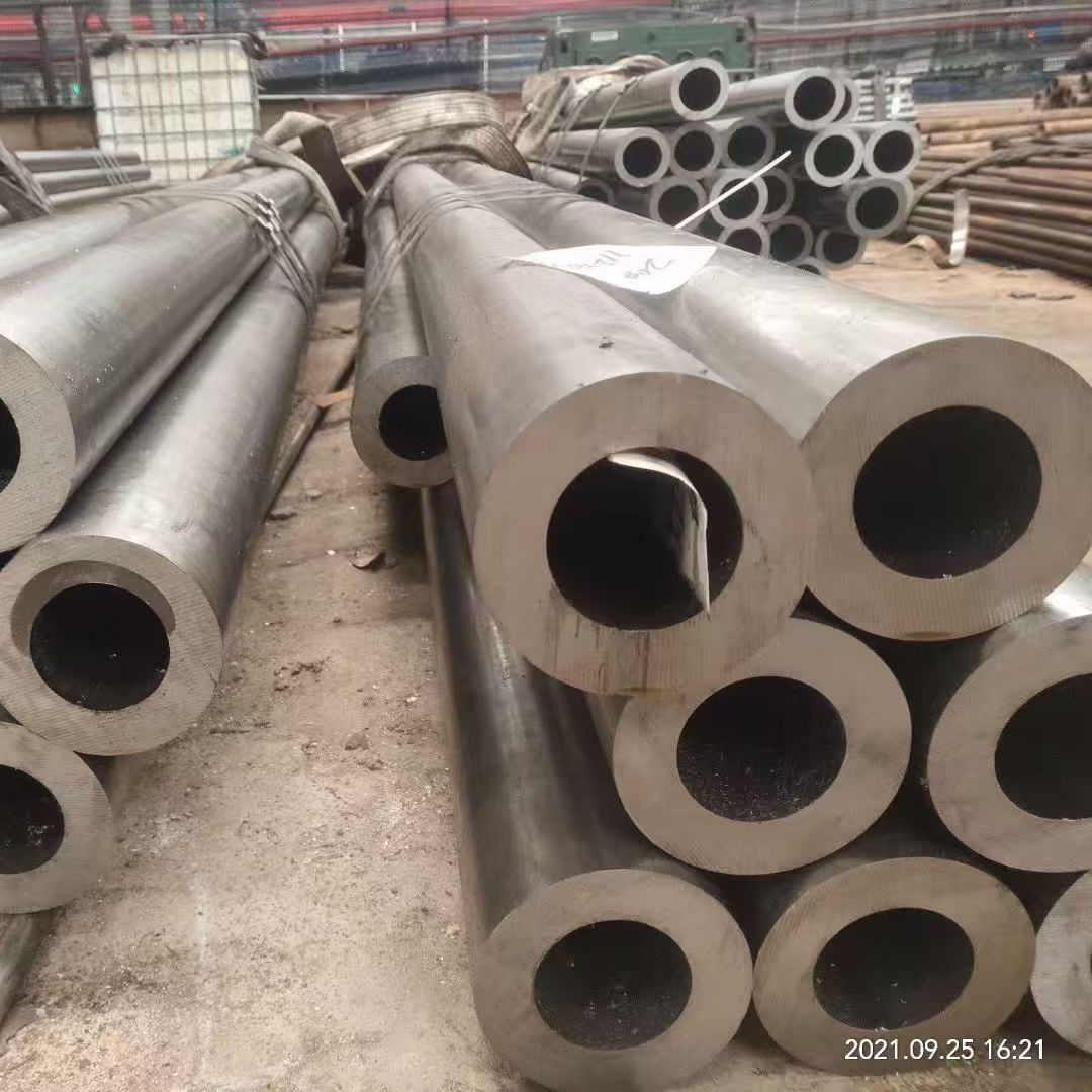 现货20号45号40cr42crmoQ355B大口径中厚壁热轧无缝钢管热销