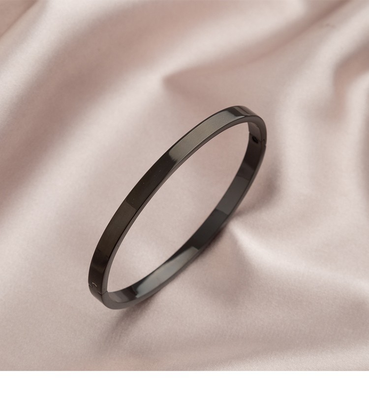 Simple Style Solid Color Titanium Steel Gold Plated Bangle In Bulk display picture 3