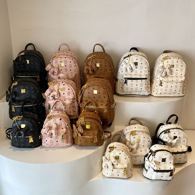 Mochila bolso de hombro femenino 2024 nuevo bolso de ocio de otoño e invierno de moda de nicho de alta gama con gran capacidad para estudiantes universitarios