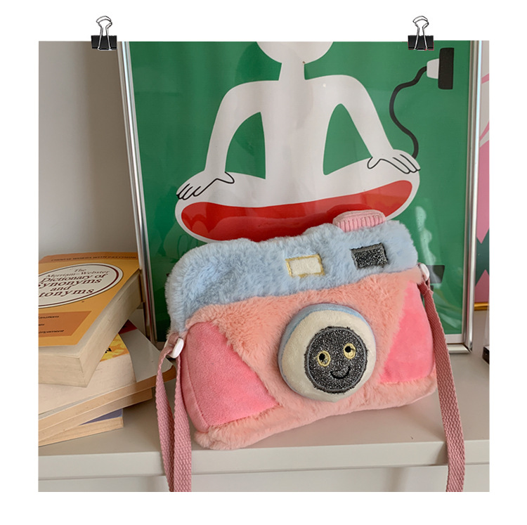 New Funny Camera Styling Plush One-shoulder Messenger Bag display picture 34
