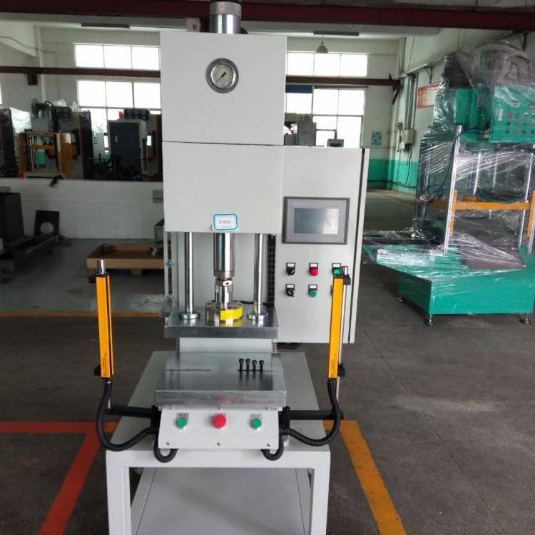 Prensa hidráulica de control numérico de una sola columna 16T Máquina de montaje digital automática Prensa de control numérico de operación simple bajo