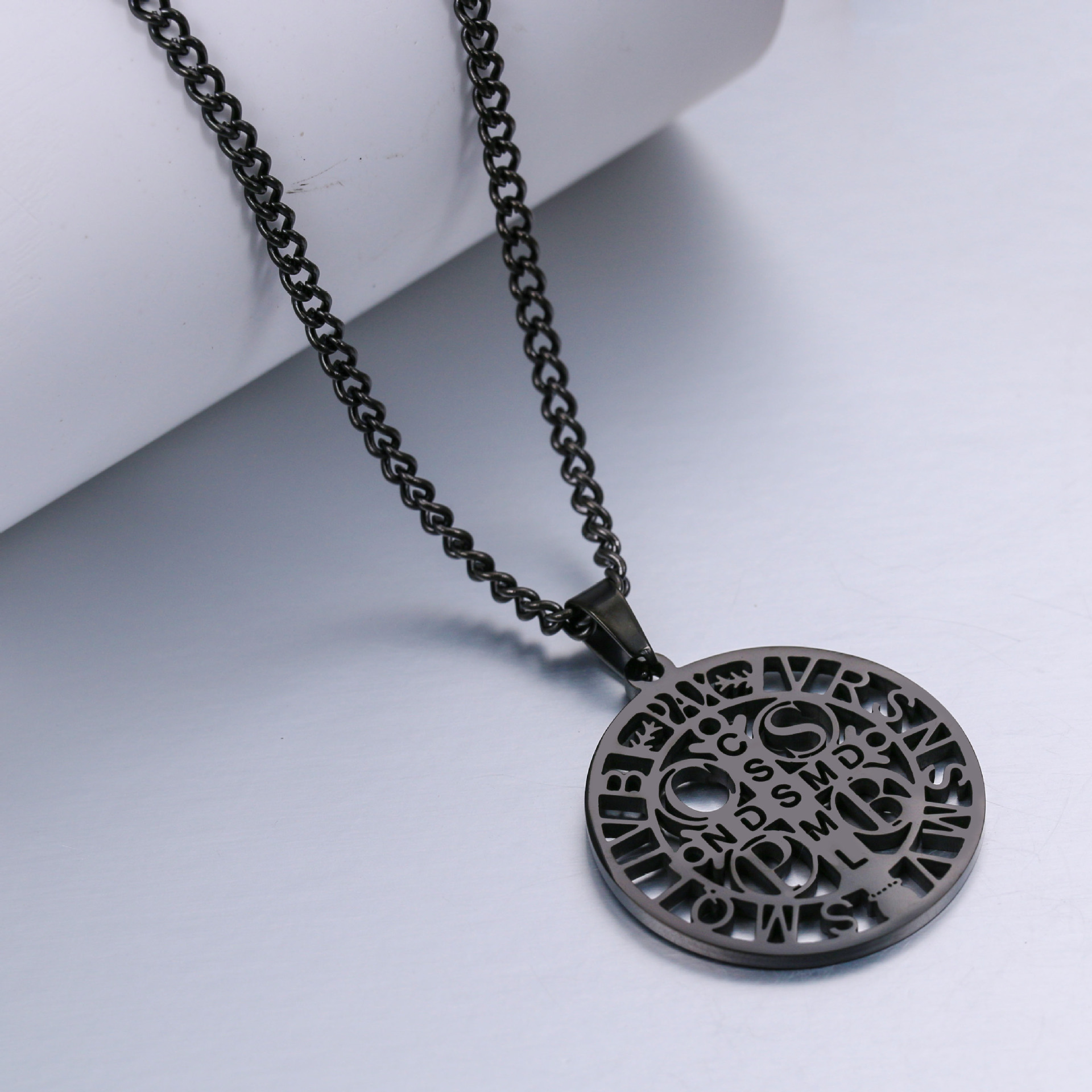Retro Cross Round Stainless Steel Plating Pendant Necklace 1 Piece