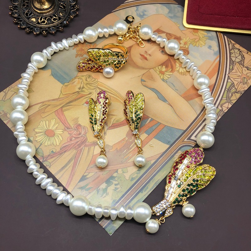 Vintage Pearl Necklace Earrings And Ring Set With Leaf Details_voghion.com
