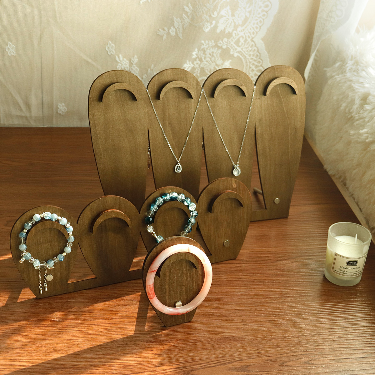 ʵľ����չʾ�ܸ��ŷ���Ʒ���мܶ��������鱦������Ӱ���������