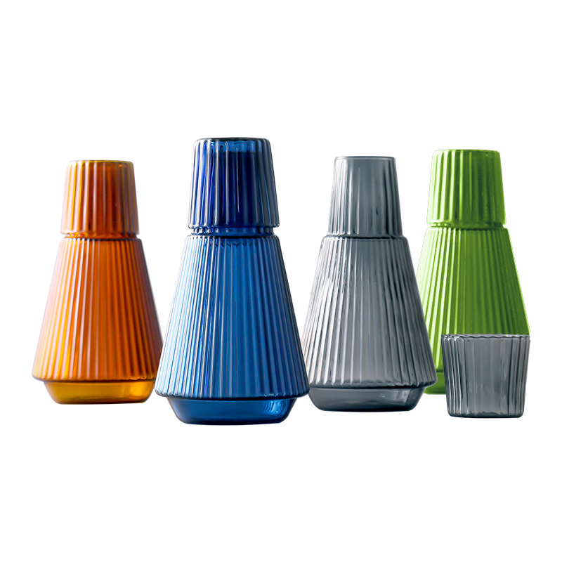 Una persona bebida de color resistente al calor vidrio botella de agua fría refrigerador del hogar botella de agua fría leche jugo olla una taza conjunto