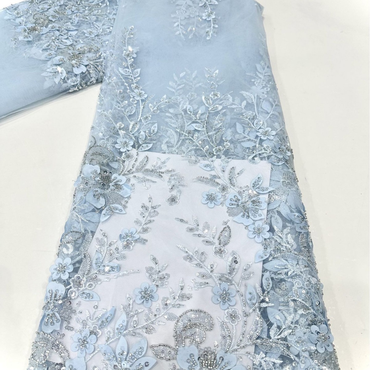 Flores láser tridimensionales sequinilla de plantas tela de tubo de perlas de alta fijación estilo antiguo vestido de boda vestido de tela
