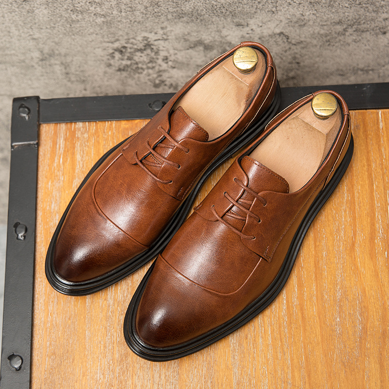 Zapatos transfronterizos de talla grande para hombres Zapatos de vestir de negocios para hombres de moda Zapatos de cuero de estilo británico de caballero coreano Zapatos de cuero de boda de novio image 8