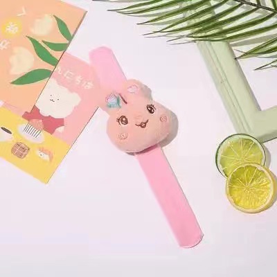 Conejo de brote de soja rosa