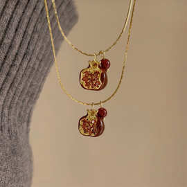 不贵!但是贼有年味儿的珐琅石榴项链红色吊坠百搭锁骨链毛衣配饰