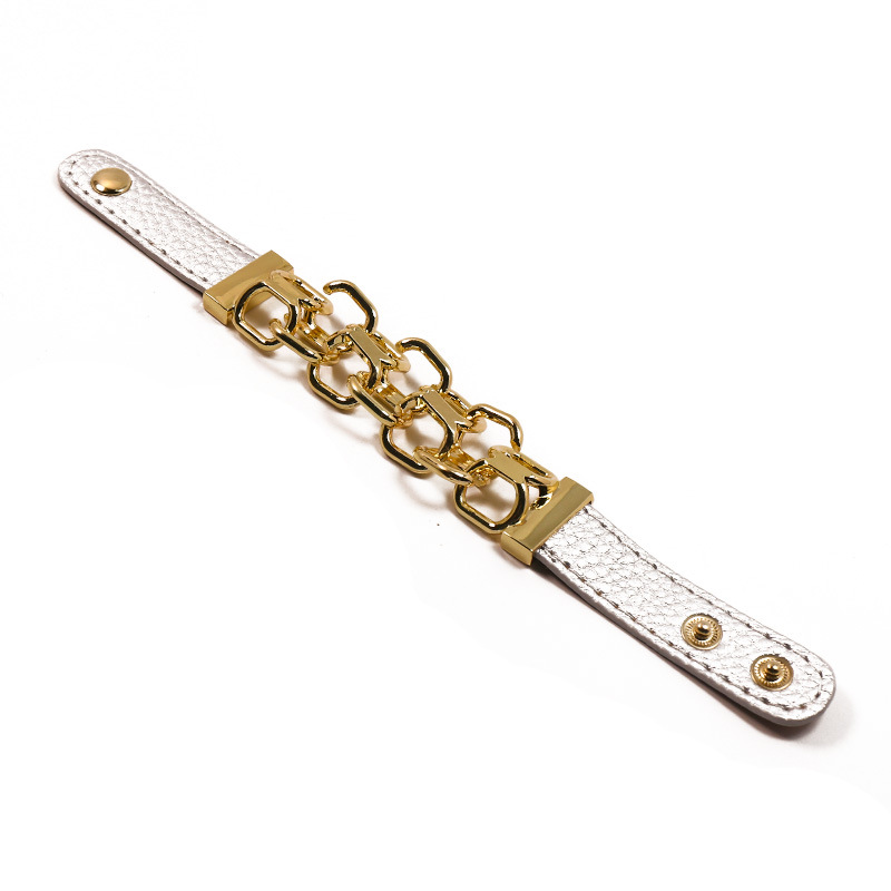 Bracciale in pelle PU tinta unita con personalità europea e americana, tendenza della personalità punk, foto di strada casual e neutra_voghion.com