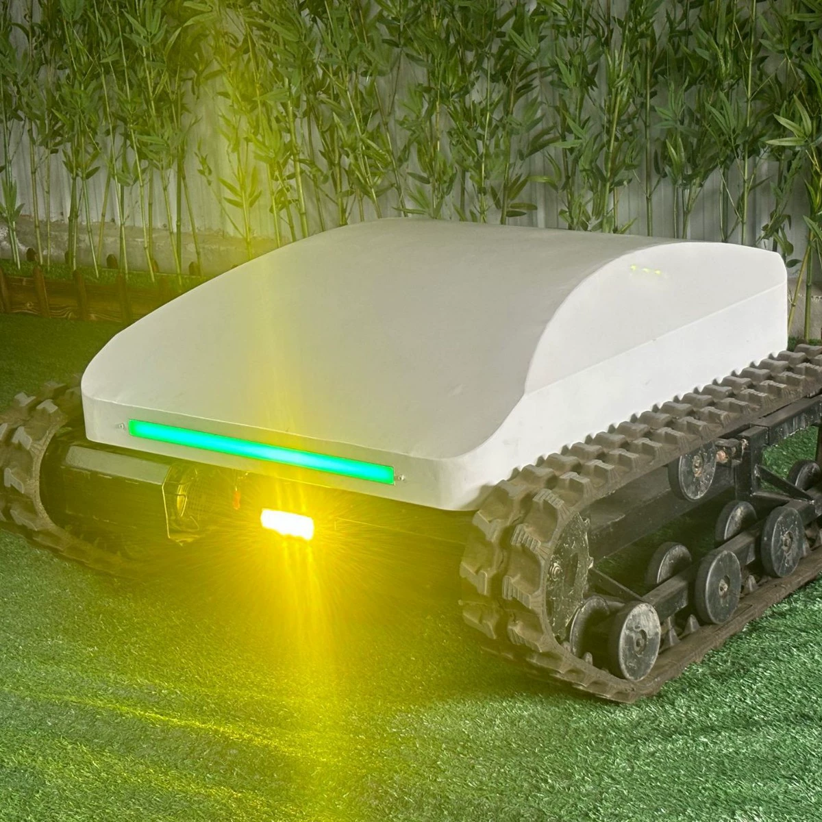 Новый полностью автоматический дистанционно управляемый газонный робот-косилка, малый гусеничный, вседорожный, интеллектуальный самоходный робот для стрижки газонов