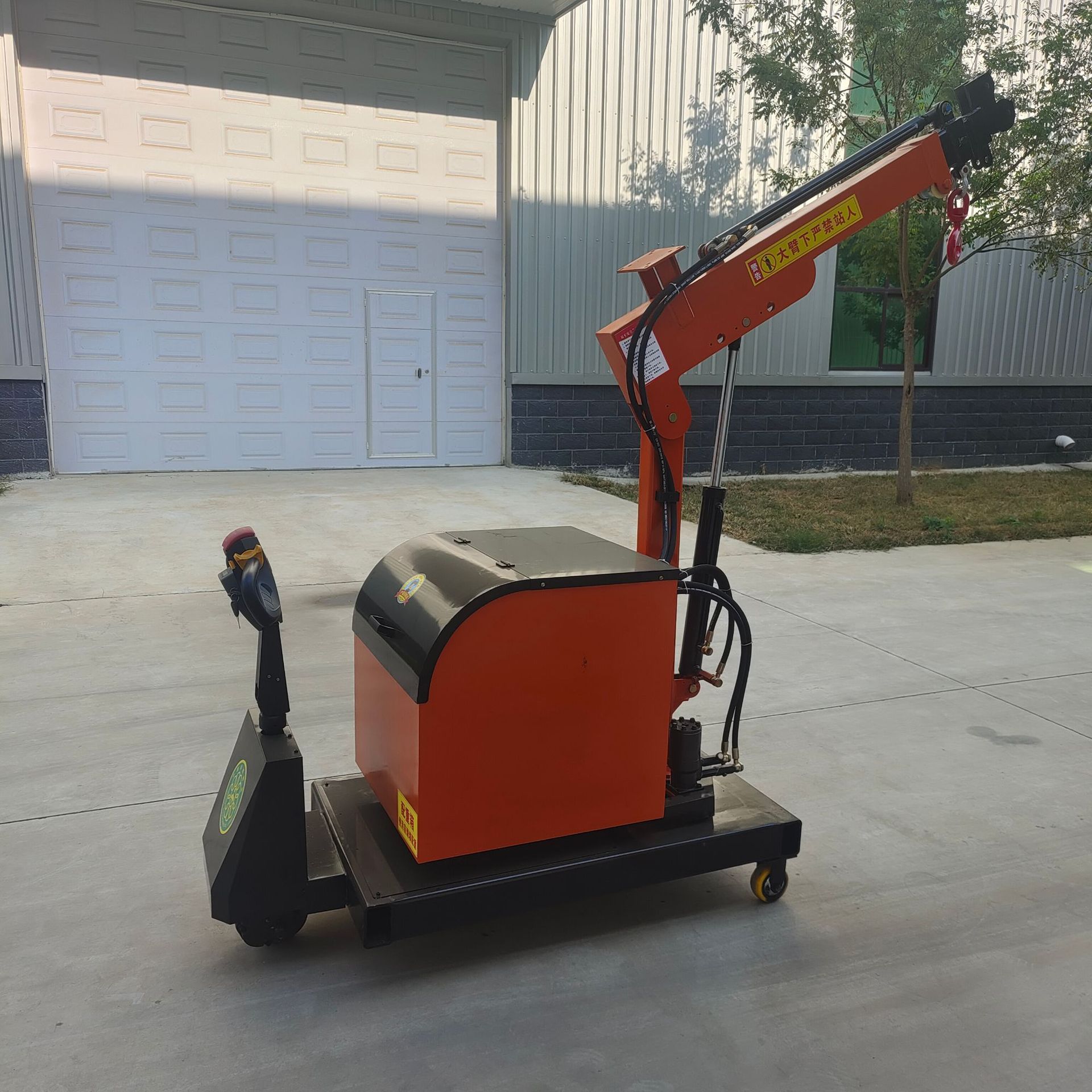 自行走全电动液压旋转吊车 全自动 360度旋转移动式电动小吊机