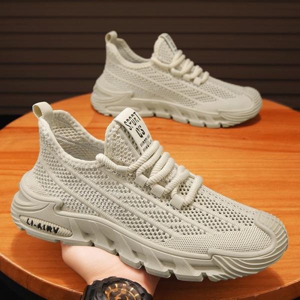 Summer breathable lightweight non-slip sneakers made of mesh