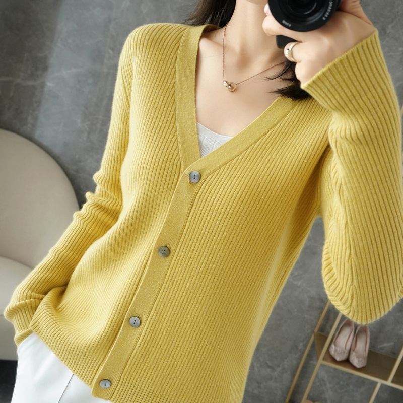 21春裝新款羊毛衫女亮絲毛衣V領系扣針織衫外套修身顯瘦氣質上衣