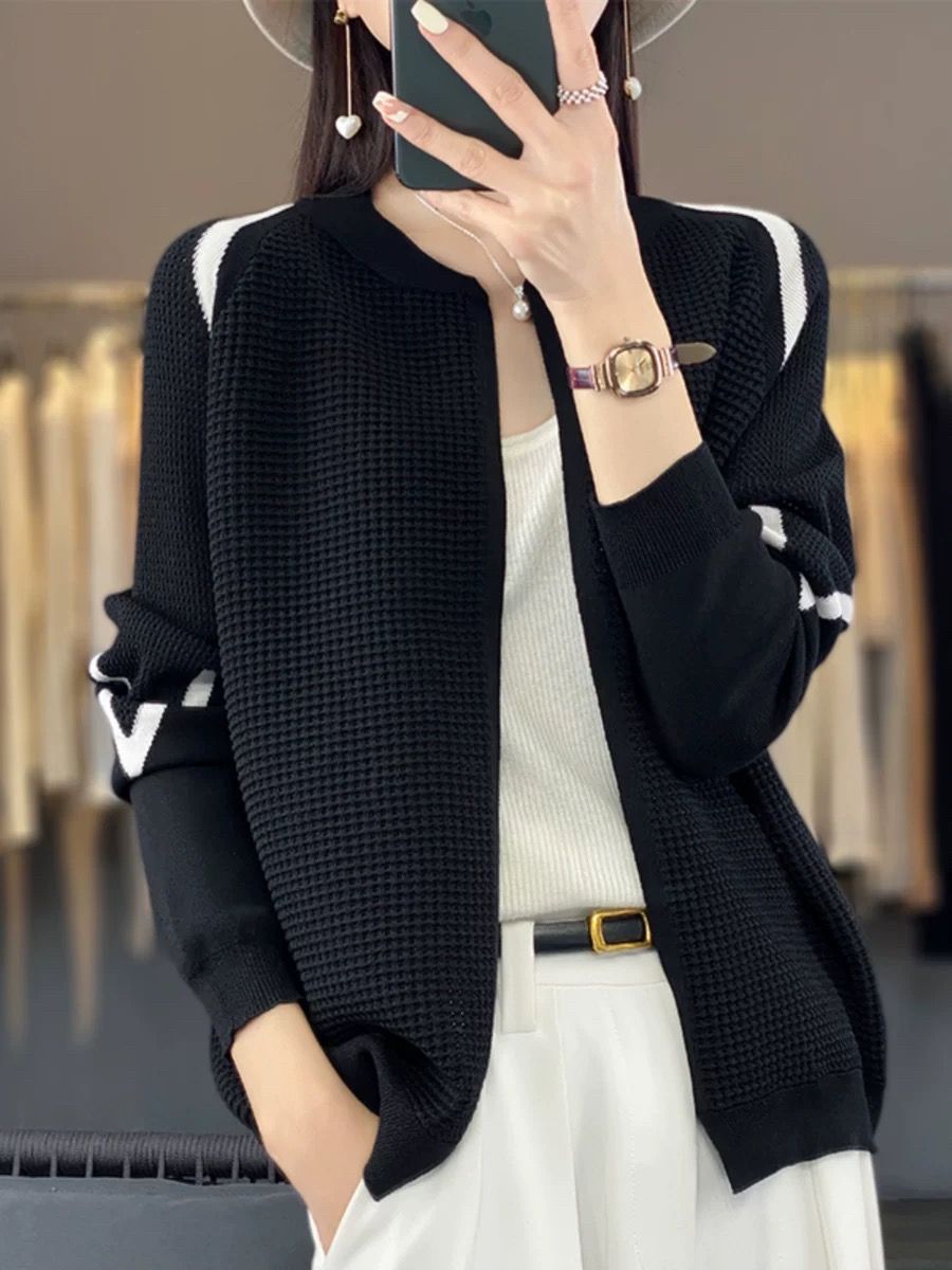 2024新款早秋黑白拼色针织开衫女镂空休闲外套宽松棒球服上衣