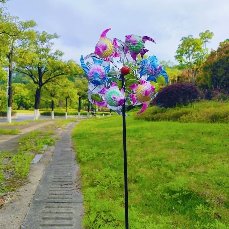 新款仿真小鱼风车户外庭院摆件阳台花园金属造景铁艺彩色旋转风车|undefined