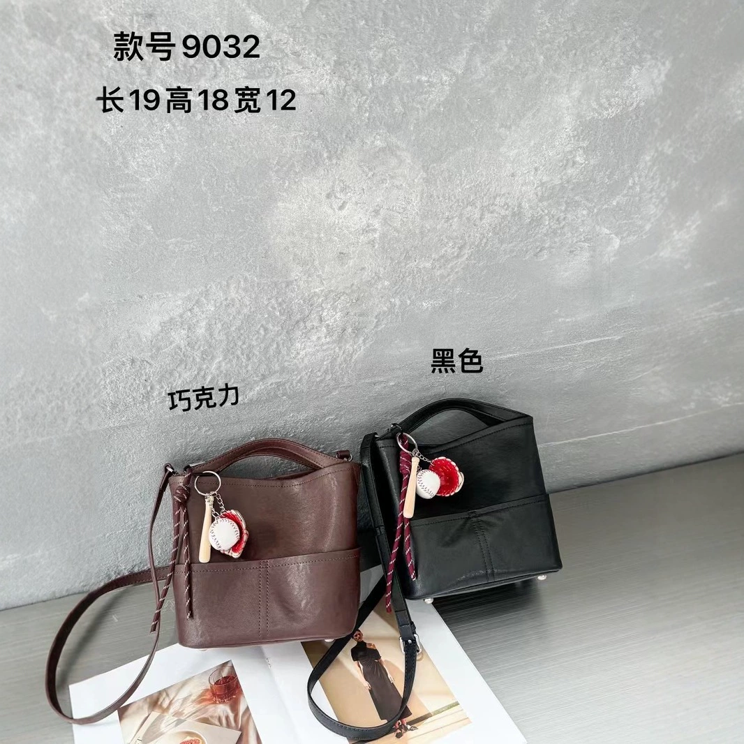 Shoulder bag, capacious one-shoulder bag, genuine leather, high-end