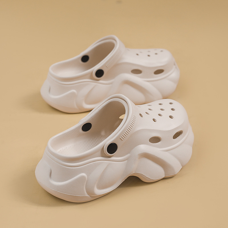 Women's Clogs 2026 Cute Thick-Soled Summer Outdoor Waterproof Non-Slip Height-Increasing Sandals Beach Shoes