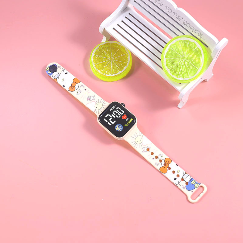 Comercio exterior cool color dibujos animados LED relojes electrónicos de moda lindos cuadráticos parejas estudiantes relojes de botón en stock