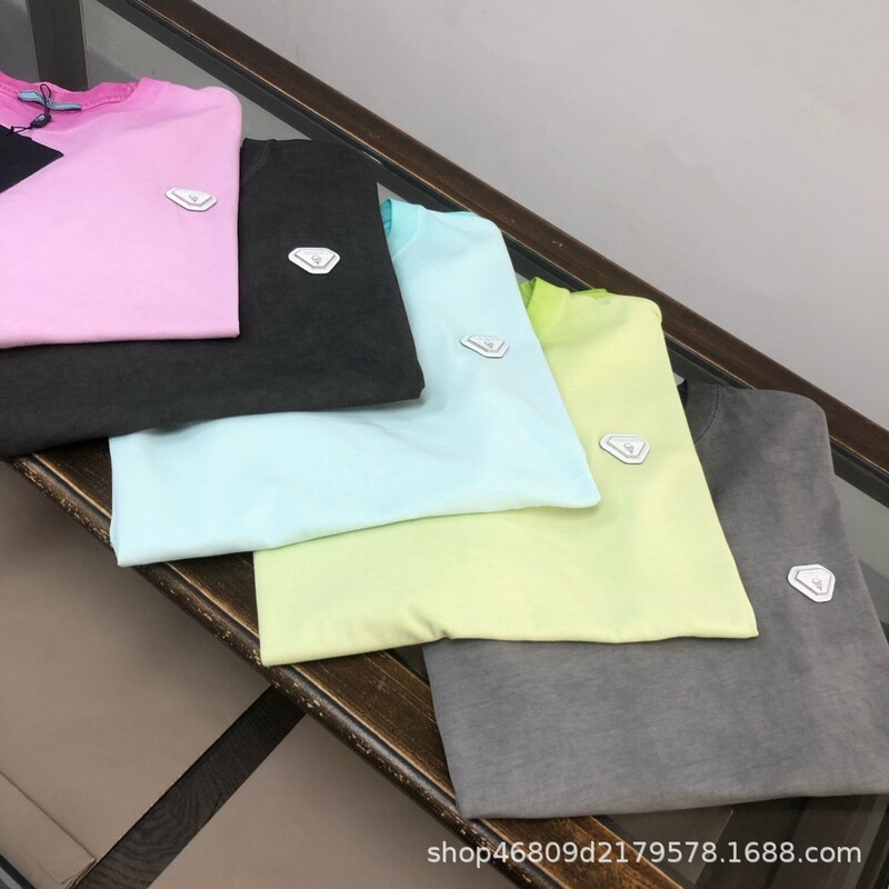 Authentic P Brand Men's Gradient Color Triangle Logo Casual T-Shirt, Unisex Trendy Short-Sleeve T-Shirt with a High-End Feel