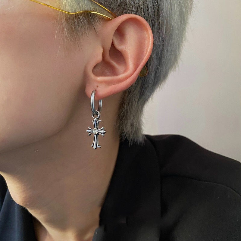 Vintage Gothic Diamond Cross Dark Ear Buckle Campus Style Men's and Women's Cold Style Earrings Without Ear Holes Ear Clips Trendy Cool
