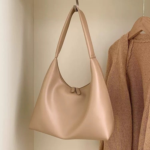 2025 New Casual Underarm Bag with Large Capacity, Versatile Texture, Korean Style, Simple and Unique, Sluggish Style Tote Shoulder Bag