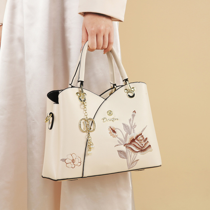 Foreign Trade Handbags for Women 2026 New Model All-Season Commuter Fashion Large-Capacity Mom Bag for Middle-Aged Women