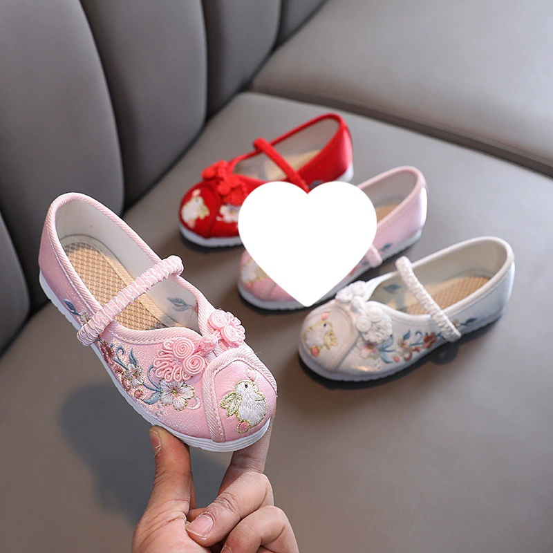 Обувь Hanfu Детская обувь в стиле национальный стиль Весенняя и осенняя обувь для девочек с вышивкой Старая обувь из ткани Пекин Танцевальная обувь в китайском стиле