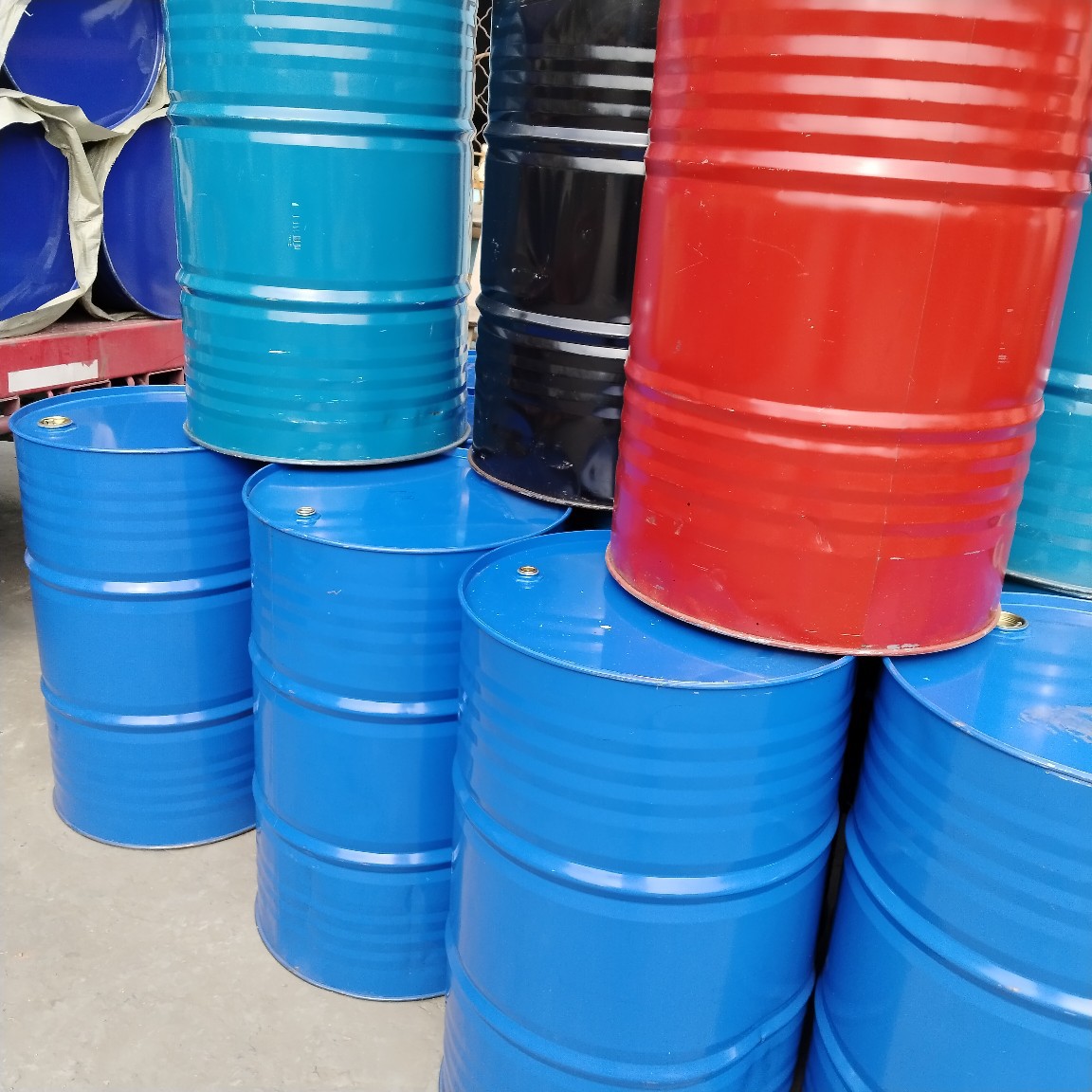 内蒙古200升二手铁桶现货供应，翻新铁桶批发，量大从优