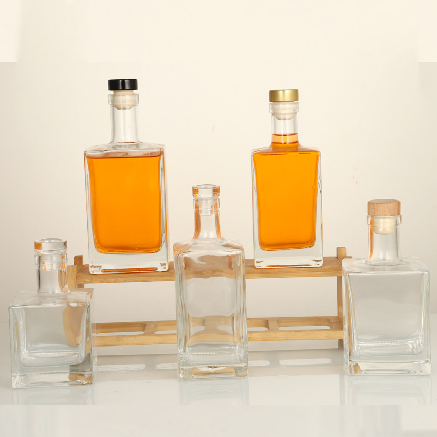 厂家现货批发500ml四方洋酒果酒瓶透明观云玻璃瓶带盖子创意酒瓶