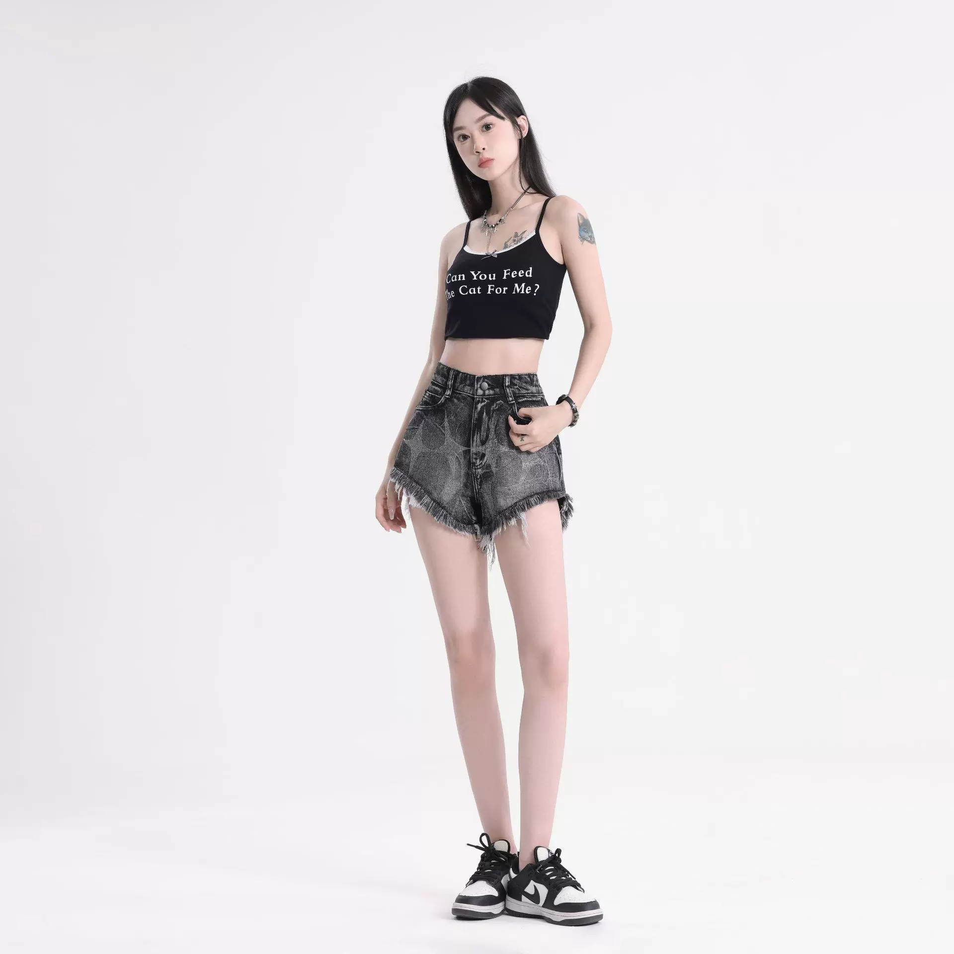 辣妹做旧毛边牛仔短裤女2025夏季新款复古水洗低腰修身包臀热裤