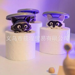 跨境新品 Raccoon Toilet Paper Holder 浣熊卫生纸架创意摆件