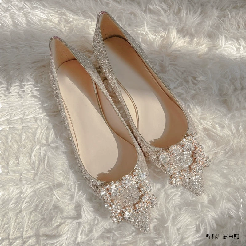 Свадебные туфли женские остроконечные плоские новые хрустальные блестящие кусочки свадебного платья