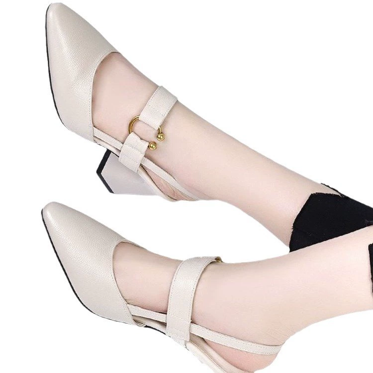 Summer sandals for leisure
