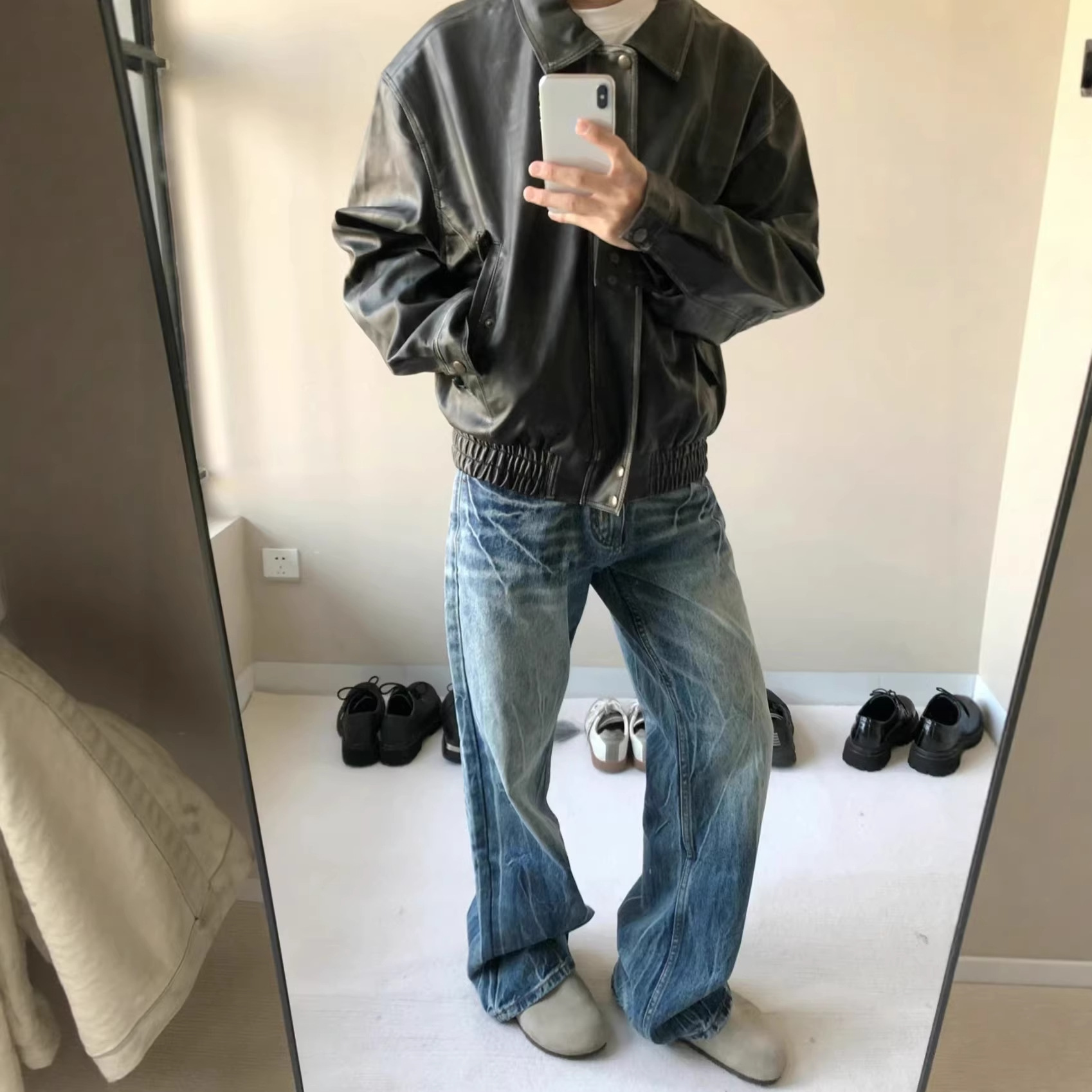 Vintage Washed Lightning Bolt Jeans | Distressed Streetwear Denim Pants | Straight-Leg Retro Fit For Men & Teens_voghion.com