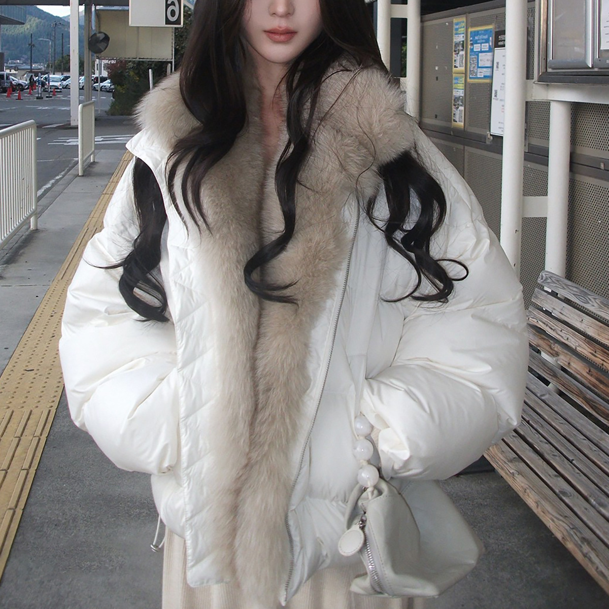 Stylish and Warm Short down Jacket with Large Fur Collar, White Parka for Women, Very Nice Winter Coat
