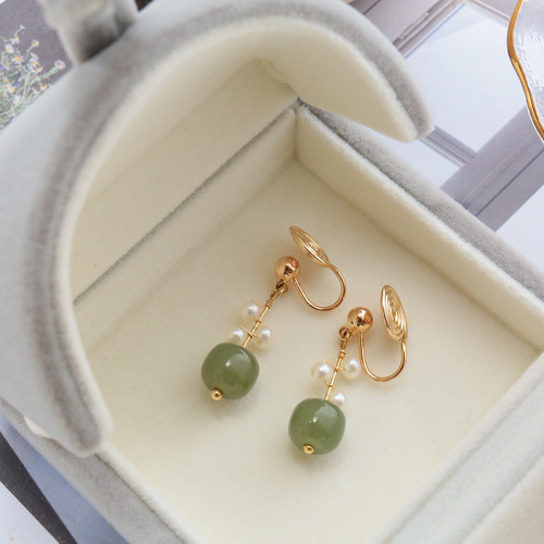 [Warm and moist as ever] Natural Hetian jade earrings for women, high-end mosquito coil earrings for women without pierced ears, autumn and winter earrings