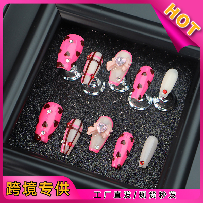 Hot-Selling Wearable Nails for New Year, Hand-Painted Heart Pattern, Fashionable Rose Pink, Brightening Effect, European and American Style, Purely Handmade Wearable Nails