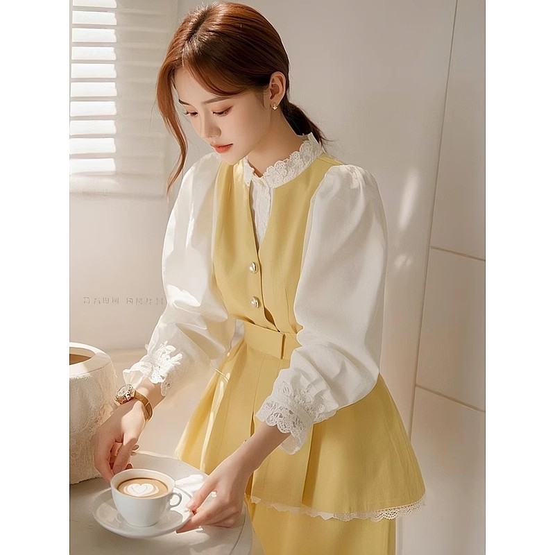 Super Nice, Unique and Beautiful Yellow Splicing Shirt, Spring and Summer Wear, Lace Shirt, Women's 2025 New Top