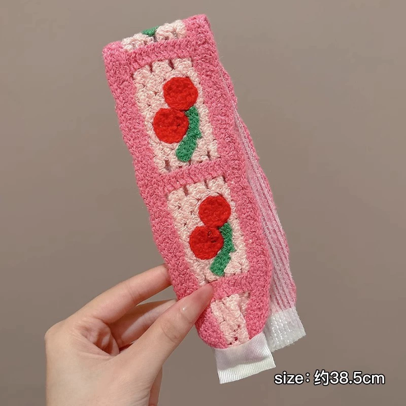 Knitted retro scarf, high-quality vintage style — patterned headband & triangular kerchief
